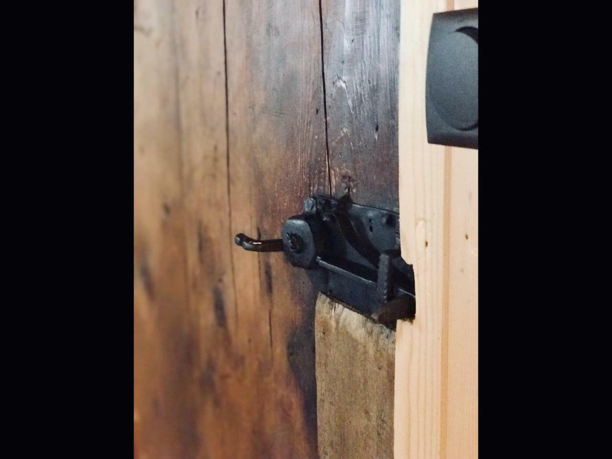 Knottn Huettl, St. Pankraz/ulten, Naehe Meran * Sankt Pankraz